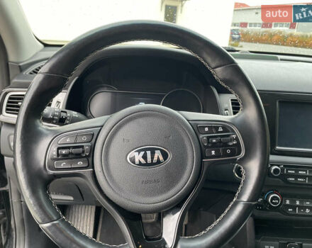 Киа Niro 2019 в Луцке на Automoto.ua Черный Киа Niro, объемом двигателя 0 л и пробегом 127 тыс. км за 19950 $, фото 34 на Automoto.ua