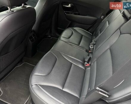 Чорний Кіа Niro, об'ємом двигуна 0 л та пробігом 165 тис. км за 18800 $, фото 27 на Automoto.ua