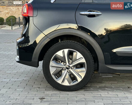 Чорний Кіа Niro, об'ємом двигуна 0 л та пробігом 93 тис. км за 18700 $, фото 33 на Automoto.ua