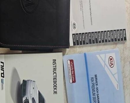 Чорний Кіа Niro, об'ємом двигуна 0 л та пробігом 120 тис. км за 21500 $, фото 21 на Automoto.ua