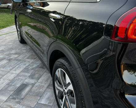 Чорний Кіа Niro, об'ємом двигуна 0 л та пробігом 65 тис. км за 16499 $, фото 37 на Automoto.ua