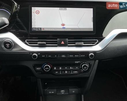 Чорний Кіа Niro, об'ємом двигуна 0 л та пробігом 107 тис. км за 22400 $, фото 43 на Automoto.ua