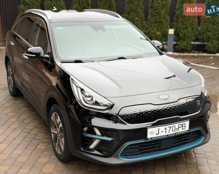Чорний Кіа Niro, об'ємом двигуна 0 л та пробігом 89 тис. км за 20799 $, фото 5 на Automoto.ua