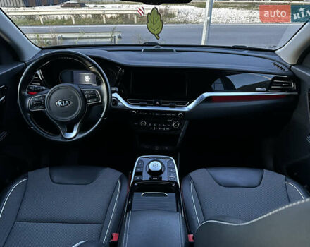 Чорний Кіа Niro, об'ємом двигуна 0 л та пробігом 98 тис. км за 19400 $, фото 40 на Automoto.ua