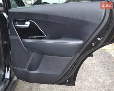 Чорний Кіа Niro, об'ємом двигуна 0 л та пробігом 169 тис. км за 18450 $, фото 47 на Automoto.ua