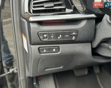 Черный Киа Niro, объемом двигателя 0 л и пробегом 132 тыс. км за 18699 $, фото 49 на Automoto.ua