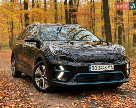 Чорний Кіа Niro, об'ємом двигуна 0 л та пробігом 112 тис. км за 19850 $, фото 7 на Automoto.ua