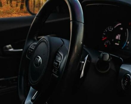 Чорний Кіа Niro, об'ємом двигуна 0 л та пробігом 112 тис. км за 19850 $, фото 21 на Automoto.ua