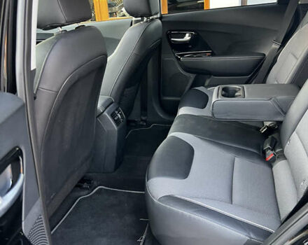 Чорний Кіа Niro, об'ємом двигуна 0 л та пробігом 65 тис. км за 16499 $, фото 34 на Automoto.ua