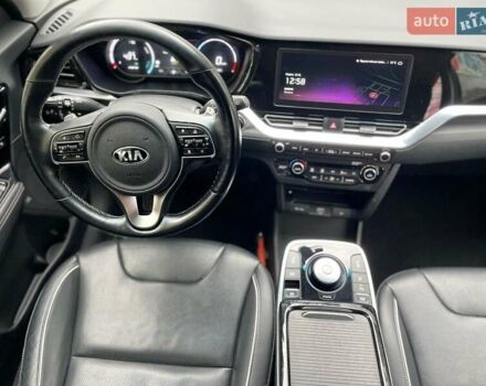 Киа Niro 2020 в Луцке на Automoto.ua Черный Киа Niro, объемом двигателя 0 л и пробегом 98 тыс. км за 20500 $, фото 22 на Automoto.ua