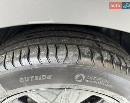 Чорний Кіа Niro, об'ємом двигуна 0 л та пробігом 109 тис. км за 17499 $, фото 48 на Automoto.ua