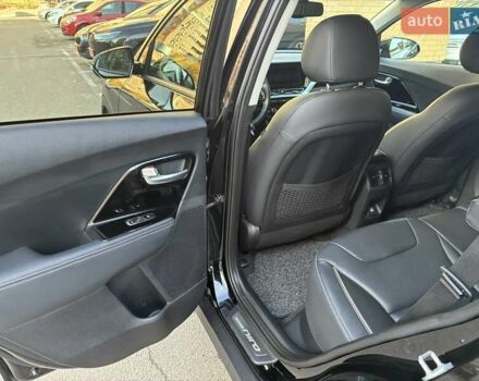 Черный Киа Niro, объемом двигателя 0 л и пробегом 105 тыс. км за 20500 $, фото 58 на Automoto.ua