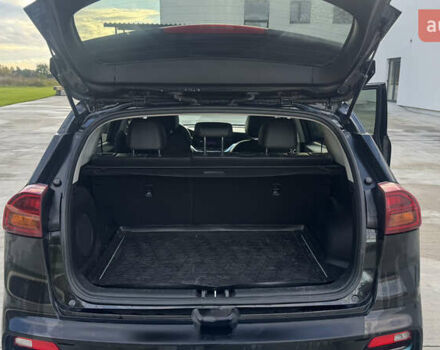 Киа Niro 2020 в Луцке на Automoto.ua Черный Киа Niro, объемом двигателя 0 л и пробегом 155 тыс. км за 19700 $, фото 2 на Automoto.ua