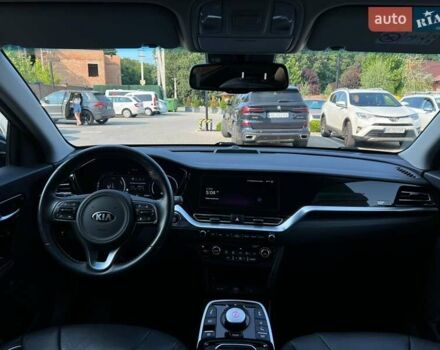 Киа Niro 2020 в Виннице на Automoto.ua Черный Киа Niro, объемом двигателя 0 л и пробегом 110 тыс. км за 18880 $, фото 15 на Automoto.ua