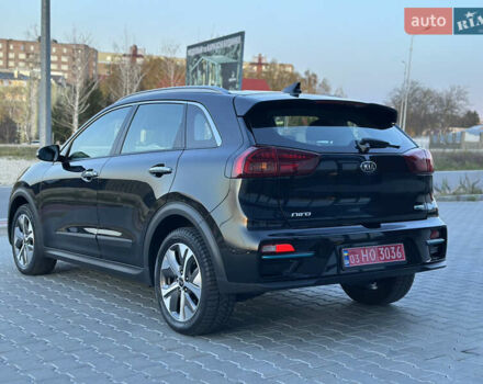 Чорний Кіа Niro, об'ємом двигуна 0 л та пробігом 98 тис. км за 19400 $, фото 9 на Automoto.ua