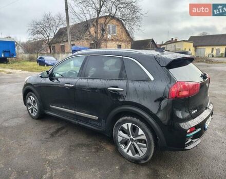 Чорний Кіа Niro, об'ємом двигуна 0 л та пробігом 146 тис. км за 18900 $, фото 5 на Automoto.ua