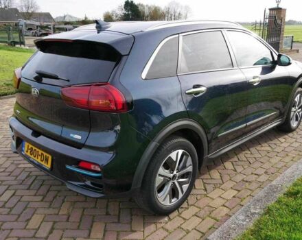 Черный Киа Niro, объемом двигателя 0 л и пробегом 104 тыс. км за 20775 $, фото 3 на Automoto.ua