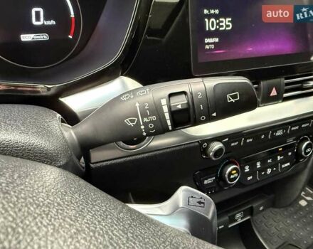 Чорний Кіа Niro, об'ємом двигуна 0 л та пробігом 89 тис. км за 22990 $, фото 24 на Automoto.ua