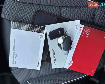 Чорний Кіа Niro, об'ємом двигуна 0 л та пробігом 126 тис. км за 19500 $, фото 37 на Automoto.ua