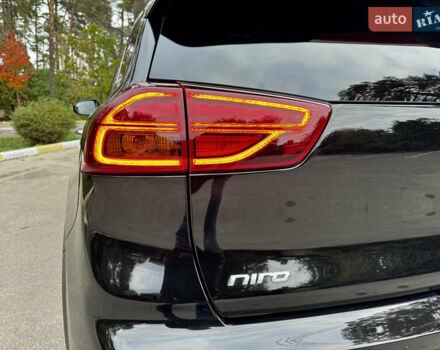 Чорний Кіа Niro, об'ємом двигуна 0 л та пробігом 107 тис. км за 20500 $, фото 36 на Automoto.ua