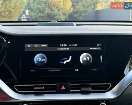 Черный Киа Niro, объемом двигателя 0 л и пробегом 50 тыс. км за 23499 $, фото 84 на Automoto.ua