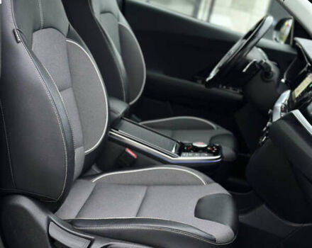 Чорний Кіа Niro, об'ємом двигуна 0 л та пробігом 130 тис. км за 18300 $, фото 53 на Automoto.ua