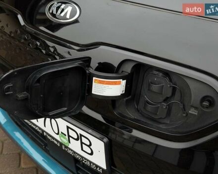 Чорний Кіа Niro, об'ємом двигуна 0 л та пробігом 89 тис. км за 20799 $, фото 34 на Automoto.ua