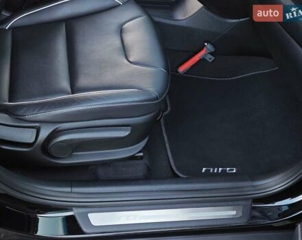 Черный Киа Niro, объемом двигателя 0 л и пробегом 115 тыс. км за 19999 $, фото 60 на Automoto.ua