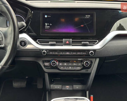 Чорний Кіа Niro, об'ємом двигуна 0 л та пробігом 110 тис. км за 19500 $, фото 58 на Automoto.ua