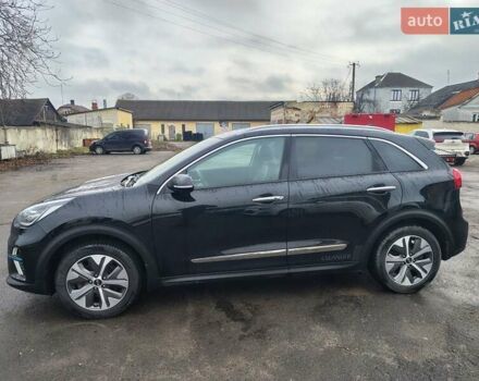 Чорний Кіа Niro, об'ємом двигуна 0 л та пробігом 146 тис. км за 18900 $, фото 4 на Automoto.ua
