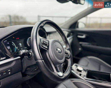 Черный Киа Niro, объемом двигателя 0 л и пробегом 93 тыс. км за 17999 $, фото 24 на Automoto.ua