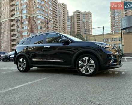Черный Киа Niro, объемом двигателя 0 л и пробегом 105 тыс. км за 20500 $, фото 7 на Automoto.ua