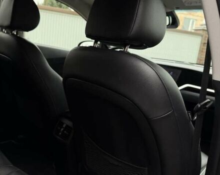 Чорний Кіа Niro, об'ємом двигуна 0 л та пробігом 89 тис. км за 20799 $, фото 65 на Automoto.ua