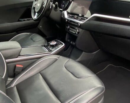 Киа Niro 2020 в Виннице на Automoto.ua Черный Киа Niro, объемом двигателя 0 л и пробегом 170 тыс. км за 18499 $, фото 21 на Automoto.ua