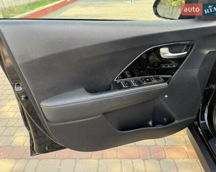 Черный Киа Niro, объемом двигателя 0 л и пробегом 135 тыс. км за 17999 $, фото 17 на Automoto.ua