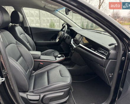 Чорний Кіа Niro, об'ємом двигуна 0 л та пробігом 109 тис. км за 17499 $, фото 35 на Automoto.ua