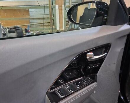 Чорний Кіа Niro, об'ємом двигуна 0 л та пробігом 143 тис. км за 17800 $, фото 18 на Automoto.ua