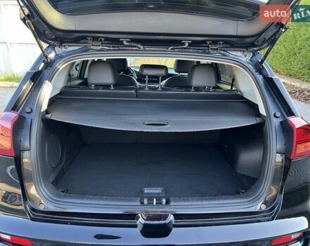 Чорний Кіа Niro, об'ємом двигуна 0 л та пробігом 112 тис. км за 20499 $, фото 31 на Automoto.ua