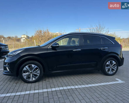 Чорний Кіа Niro, об'ємом двигуна 0 л та пробігом 144 тис. км за 19500 $, фото 24 на Automoto.ua