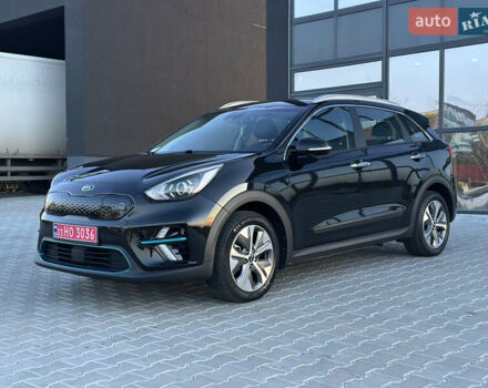 Чорний Кіа Niro, об'ємом двигуна 0 л та пробігом 98 тис. км за 19400 $, фото 14 на Automoto.ua
