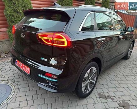 Чорний Кіа Niro, об'ємом двигуна 0 л та пробігом 126 тис. км за 19500 $, фото 5 на Automoto.ua