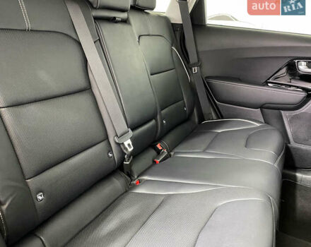 Чорний Кіа Niro, об'ємом двигуна 0 л та пробігом 70 тис. км за 22350 $, фото 13 на Automoto.ua