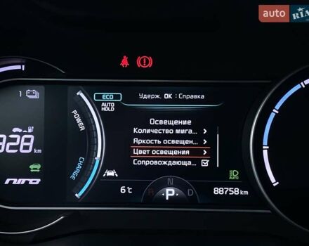 Чорний Кіа Niro, об'ємом двигуна 0 л та пробігом 88 тис. км за 22900 $, фото 37 на Automoto.ua