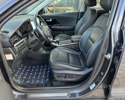 Черный Киа Niro, объемом двигателя 0 л и пробегом 142 тыс. км за 18900 $, фото 20 на Automoto.ua