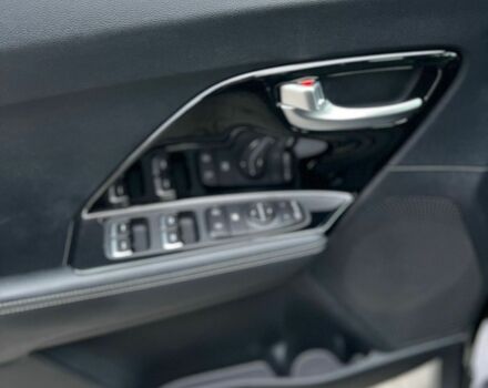 Черный Киа Niro, объемом двигателя 0 л и пробегом 106 тыс. км за 17900 $, фото 15 на Automoto.ua