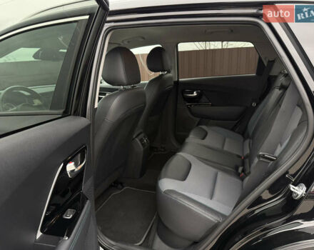 Черный Киа Niro, объемом двигателя 0 л и пробегом 61 тыс. км за 19300 $, фото 26 на Automoto.ua