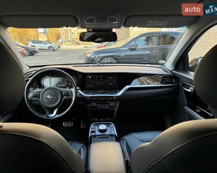 Черный Киа Niro, объемом двигателя 0 л и пробегом 105 тыс. км за 20500 $, фото 93 на Automoto.ua