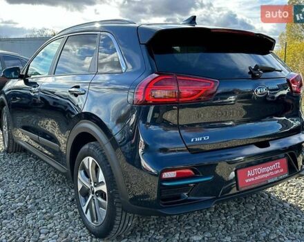 Чорний Кіа Niro, об'ємом двигуна 0 л та пробігом 68 тис. км за 24200 $, фото 22 на Automoto.ua