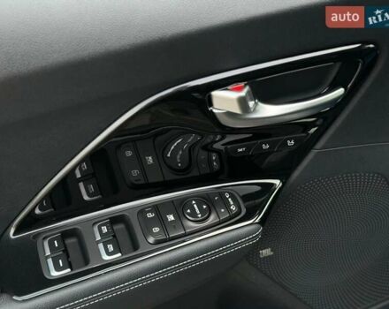 Чорний Кіа Niro, об'ємом двигуна 0 л та пробігом 148 тис. км за 18600 $, фото 12 на Automoto.ua