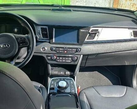 Киа Niro 2020 в Каменское - Днепродзержинск на Automoto.ua Черный Киа Niro, объемом двигателя 0 л и пробегом 83 тыс. км за 20300 $, фото 14 на Automoto.ua
